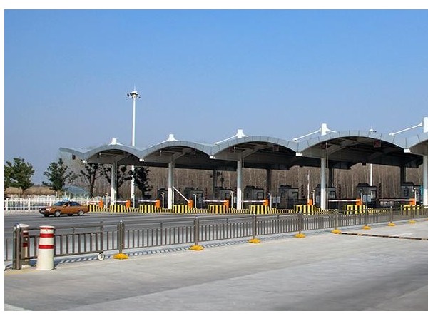 高速公路服務(wù)區(qū)和停車區(qū)供電監(jiān)測及照明控制，如何實現(xiàn)？